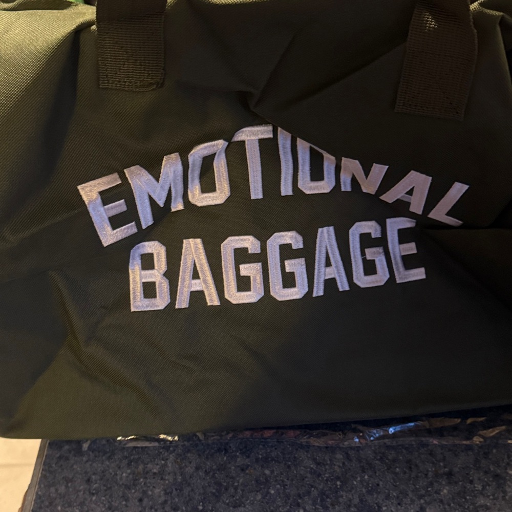 FIVE Brand new Assholes Live Forever duffle bags. - Picture 4 of 10